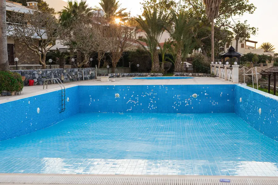 grieta fugas piscinas